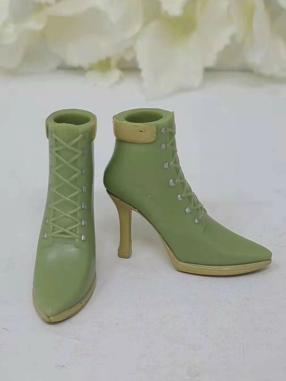 MGA Bratz Funk Out Sasha 2004 Doll Green Heeled Boots Shoes Feet
